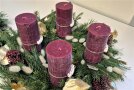 Adventskranz mit roten Kerzen